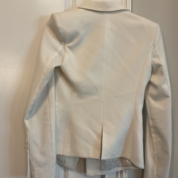 Blazer - Picture 2 of 4